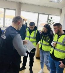 Saobraćajni inspektori zajedno sa učenicima USOU „Fan.S. Noli “izvršili inspekciju javnih i privatnih prevoznika