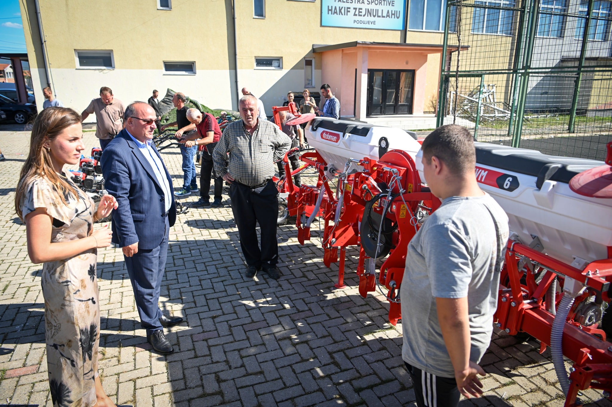 Raspodeljuje se poljoprivredni mehanizam za poljoprivrednike