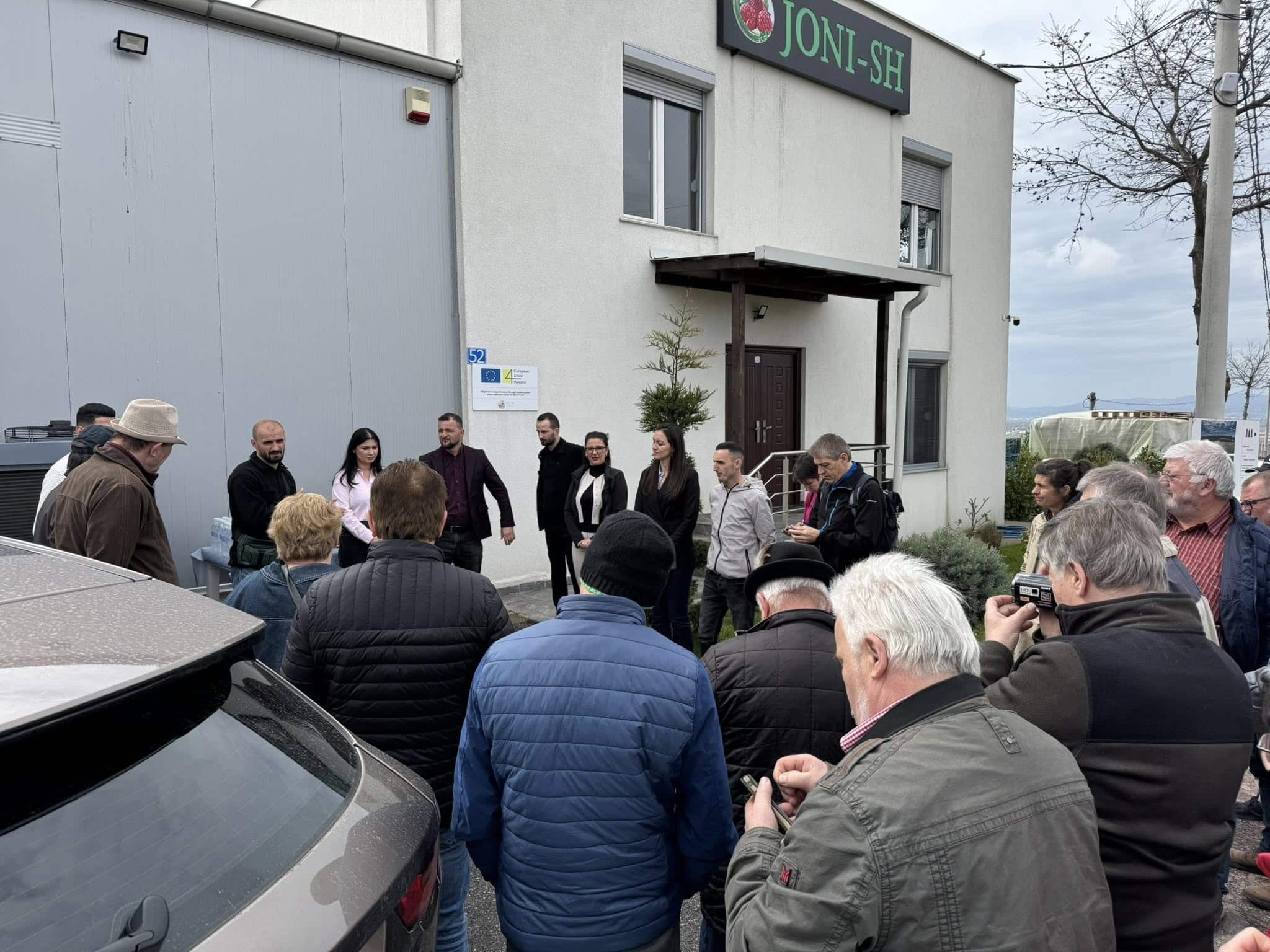 Delegacioni austriakë po vazhdon vizitat tek fermerë llapjanë