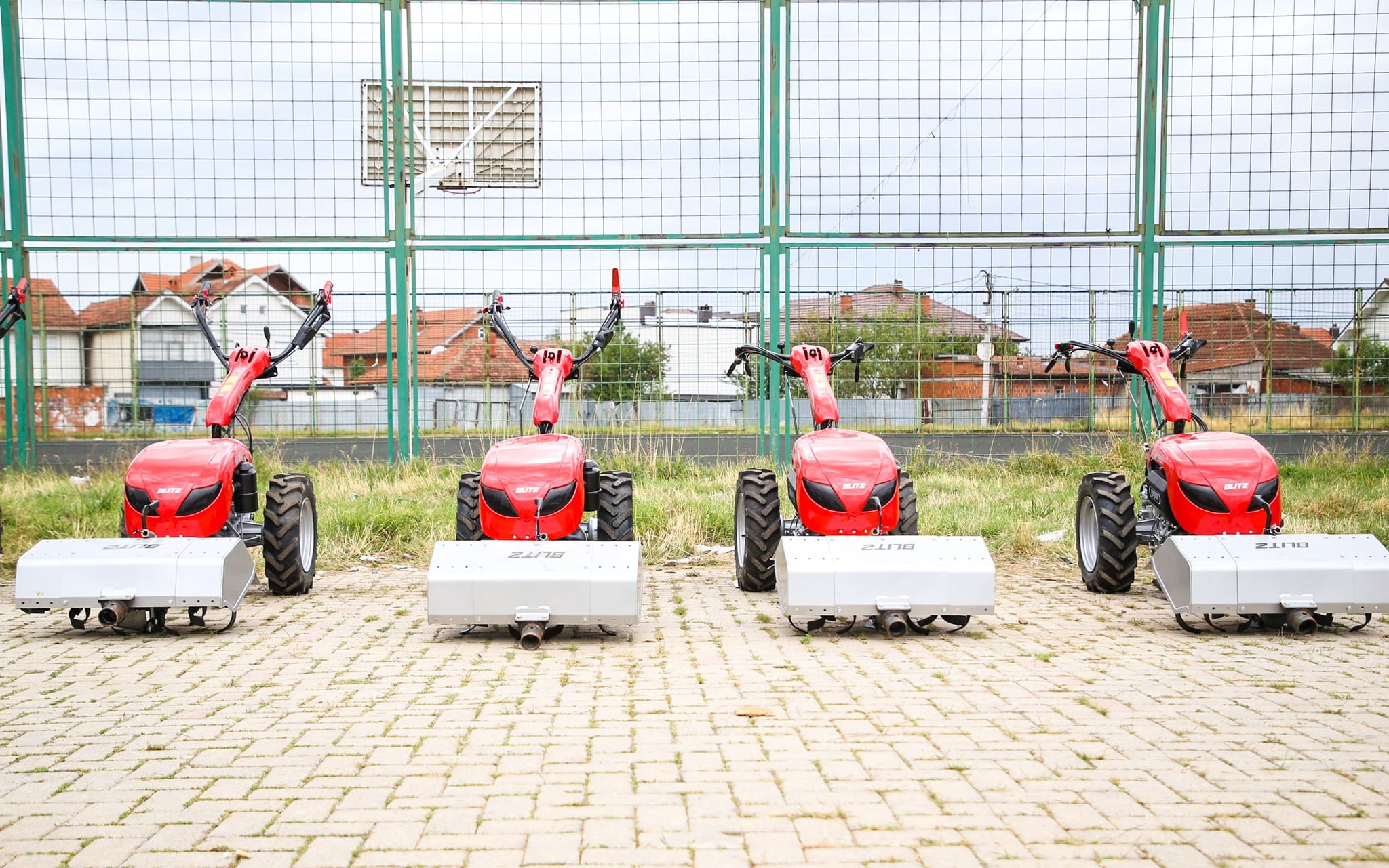 Komuna ndihmon 45 fermerë me pajisje bujqësore