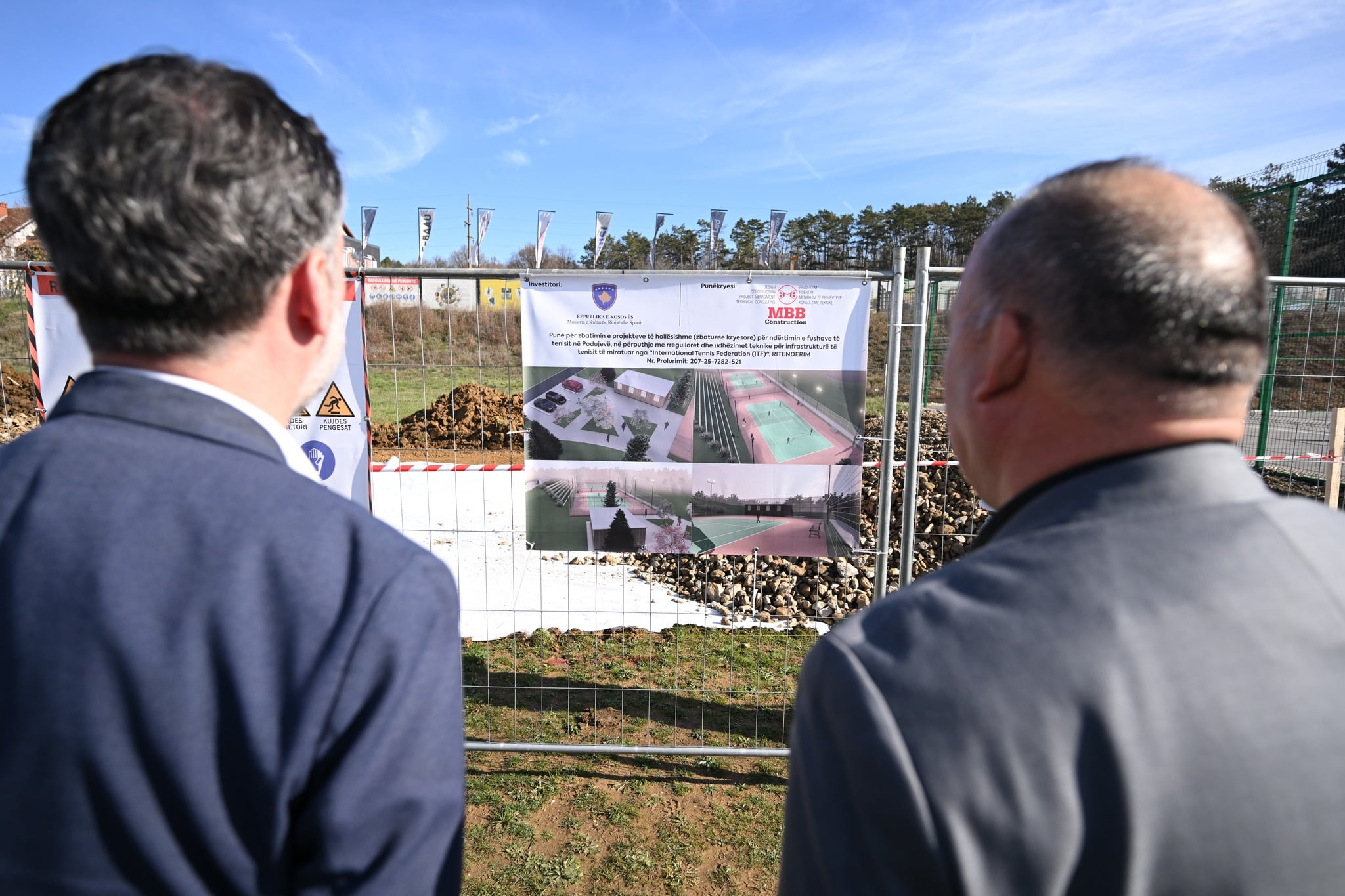 Vendoset gurthemeli për ndërtimin e fushës së dytë të tenisit