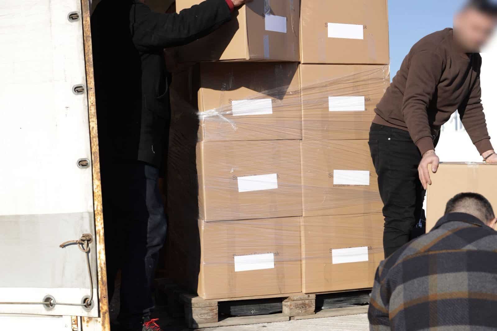 Ndihmohen me pako ushqimore e higjienike 100 familje në nevojë