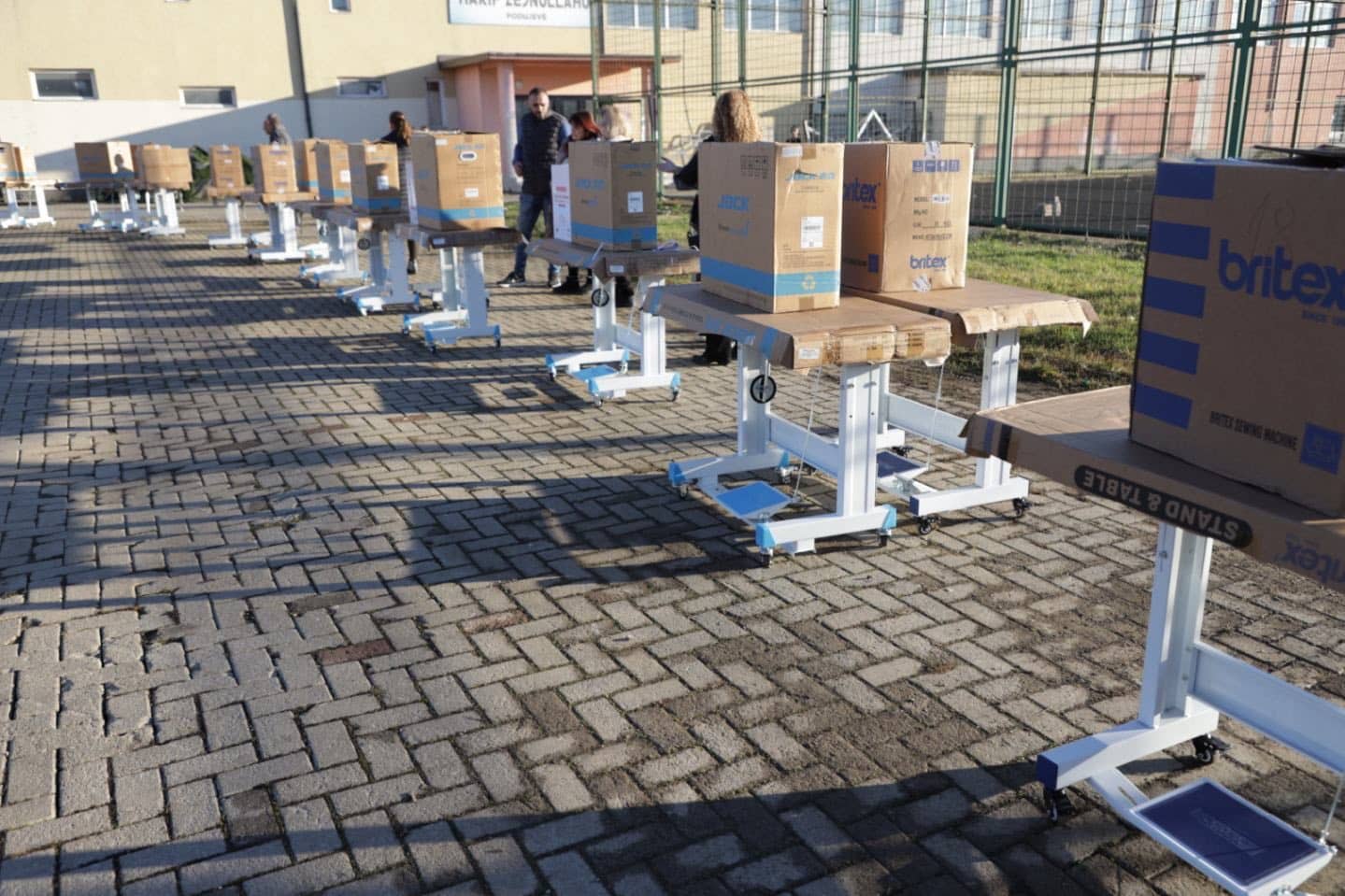 Bëhet shpërndarja e pajisjeve për përfituesit e projektit “Ngritja dhe Zhvillimi i Bizneseve”